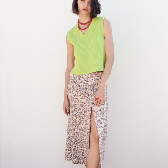 Ribbed knit vest - Picture 2 of 2